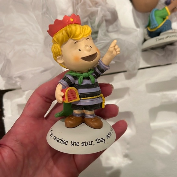 NIB! 2014 Hallmark Peanuts Gallery 4 Piece Nativity Accessories Collection - Picture 12 of 13